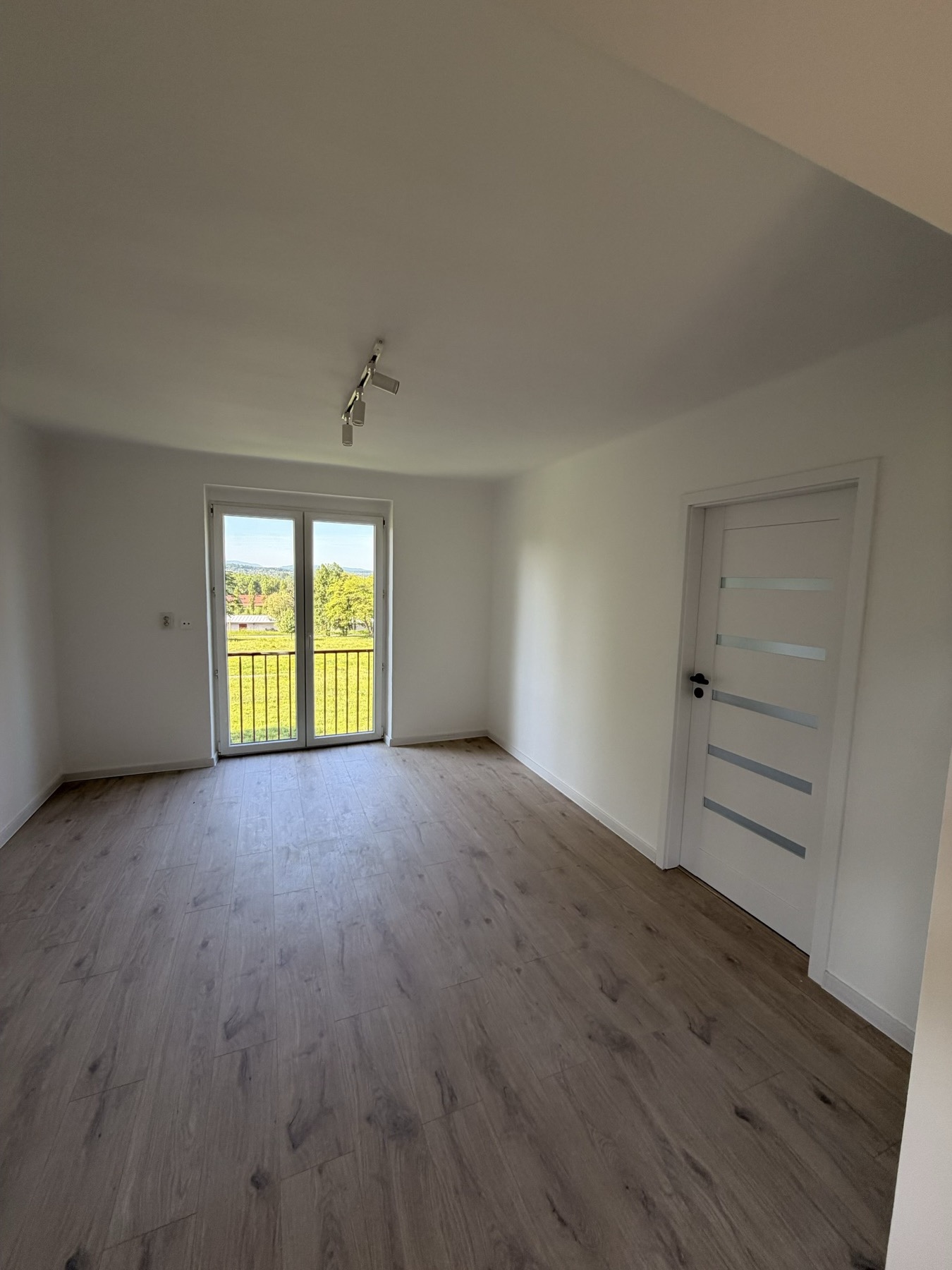 Moderní byt 2+1 po kompletní rekonstrukci — foto 2